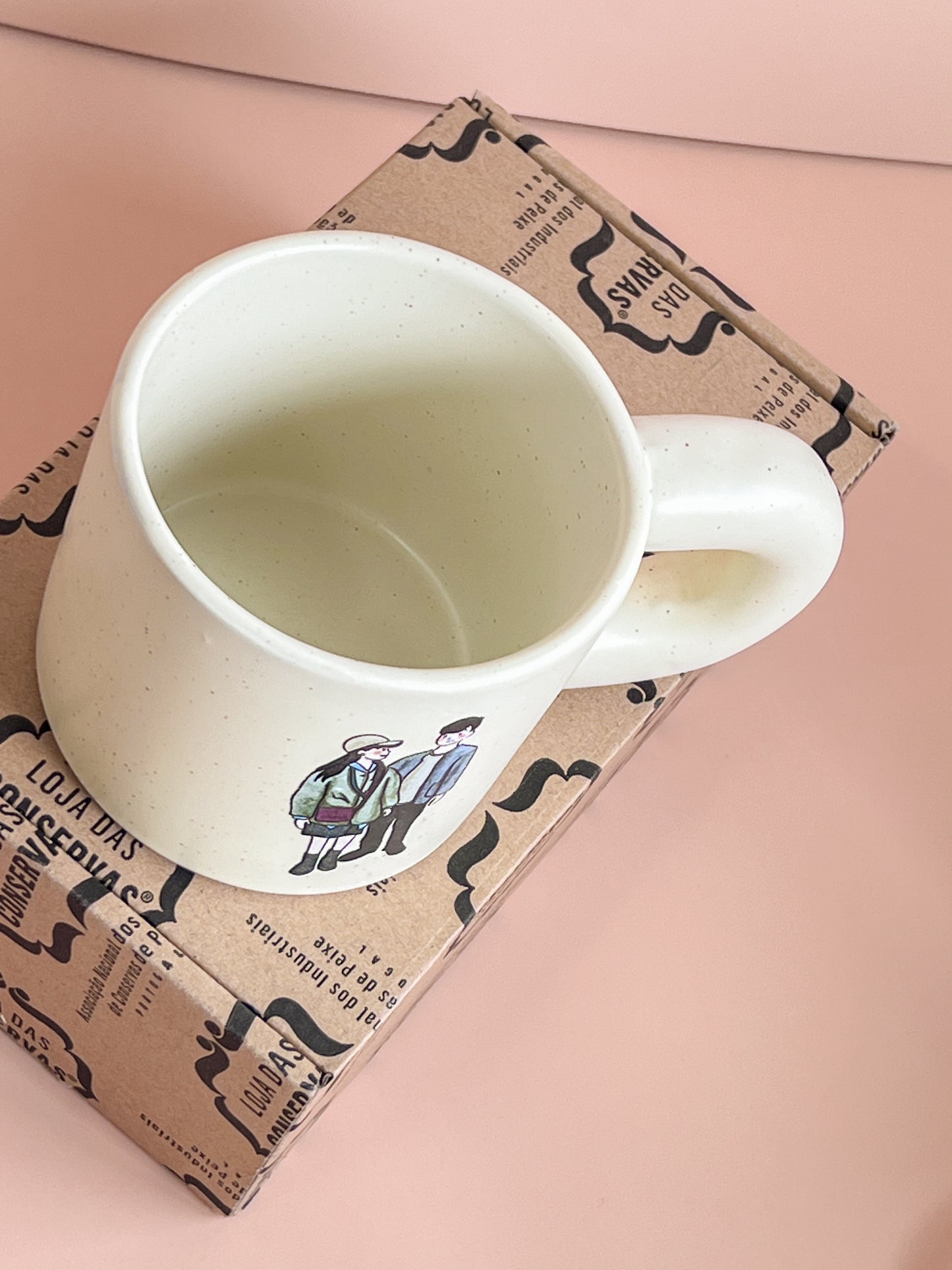 【似顏繪訂製款】米黃細點胖胖手把馬克杯禮盒|部分工作室