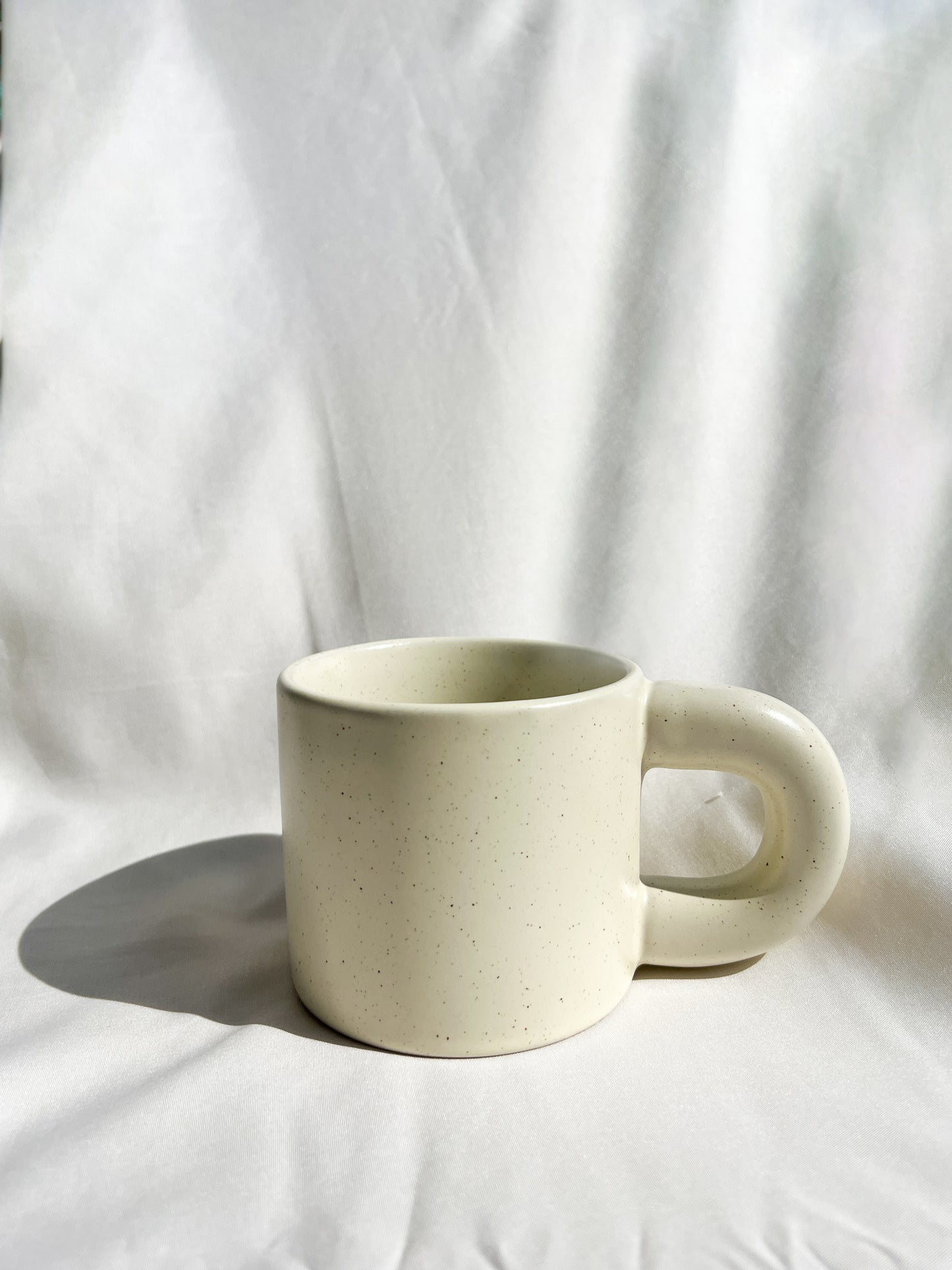 米黃細點胖胖手把馬克杯｜部分工作室